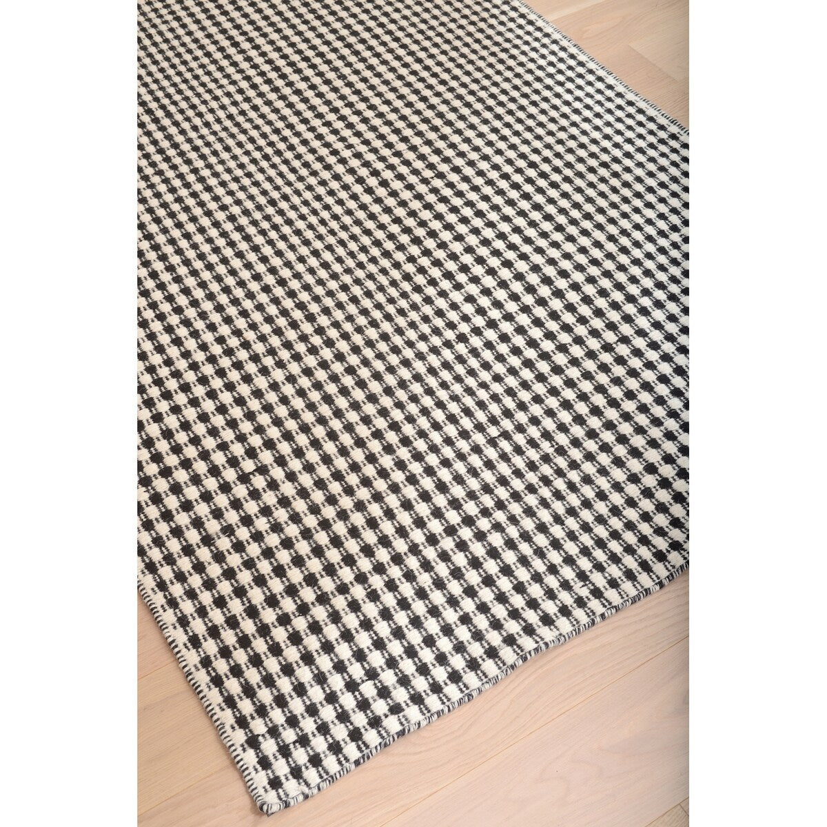 Black, White Area Rug 8"x10" - 9'3" x 12'3"