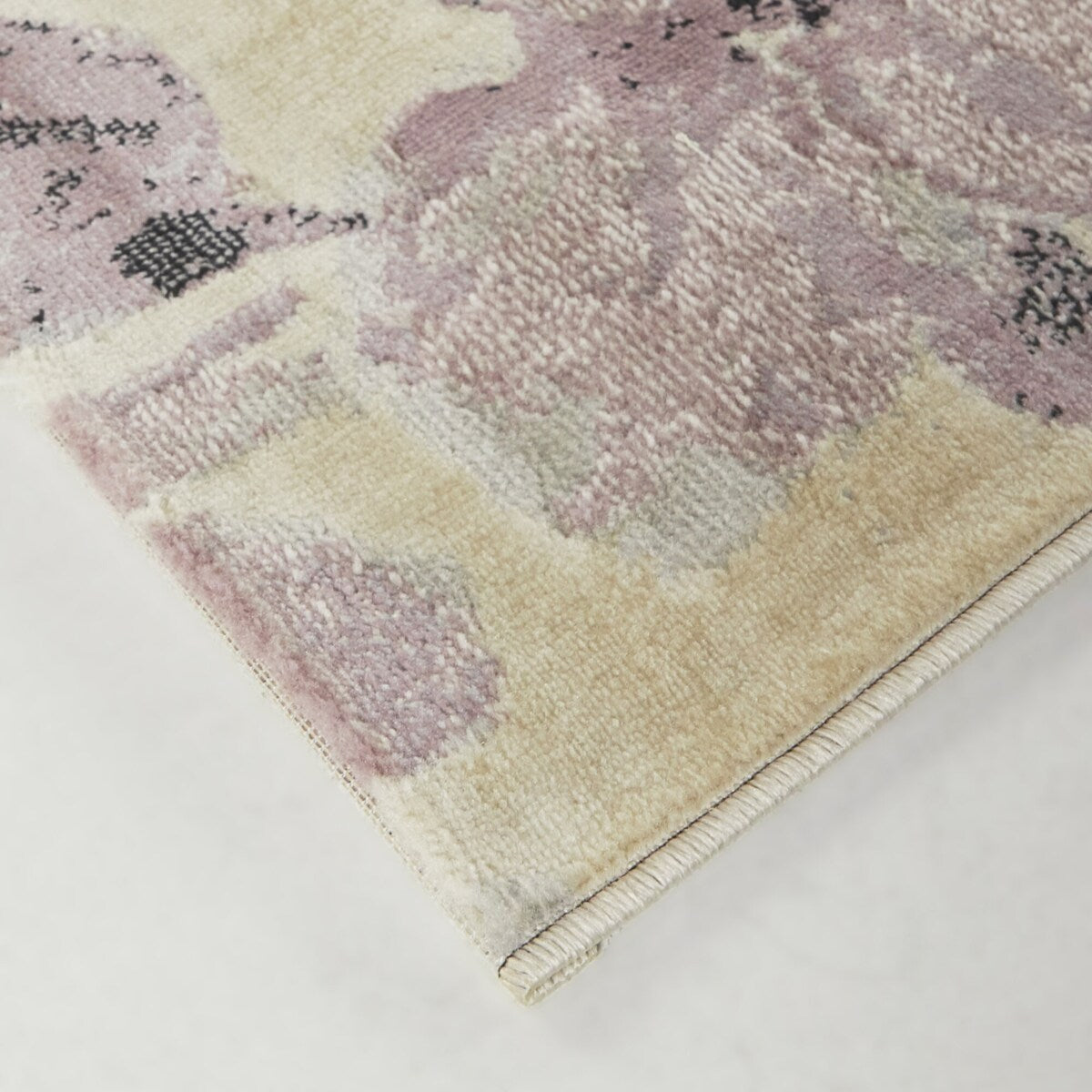 Edna Classic Floral Area Rug