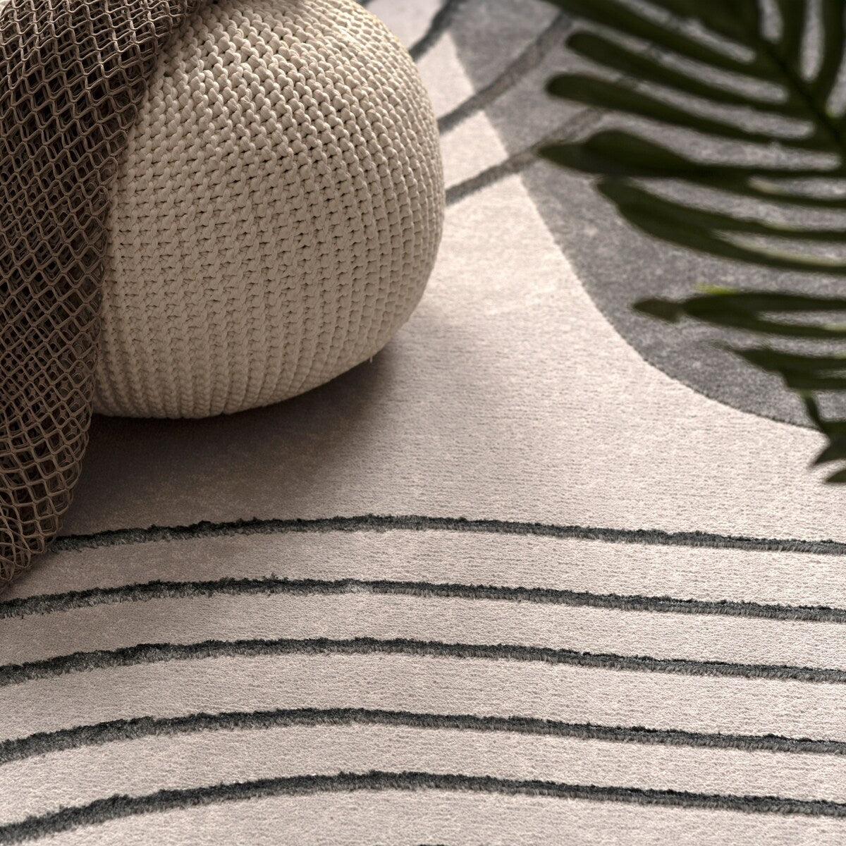 Elegant Area Rug with Modern Carved Lines and Artistic Pattern