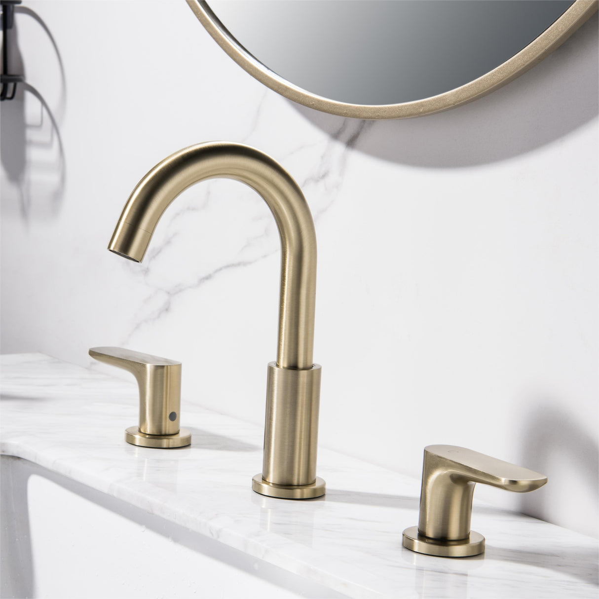 Elegant Gold Bathroom Sink Faucet Widespread Lavatory Faucet with 2-Handle