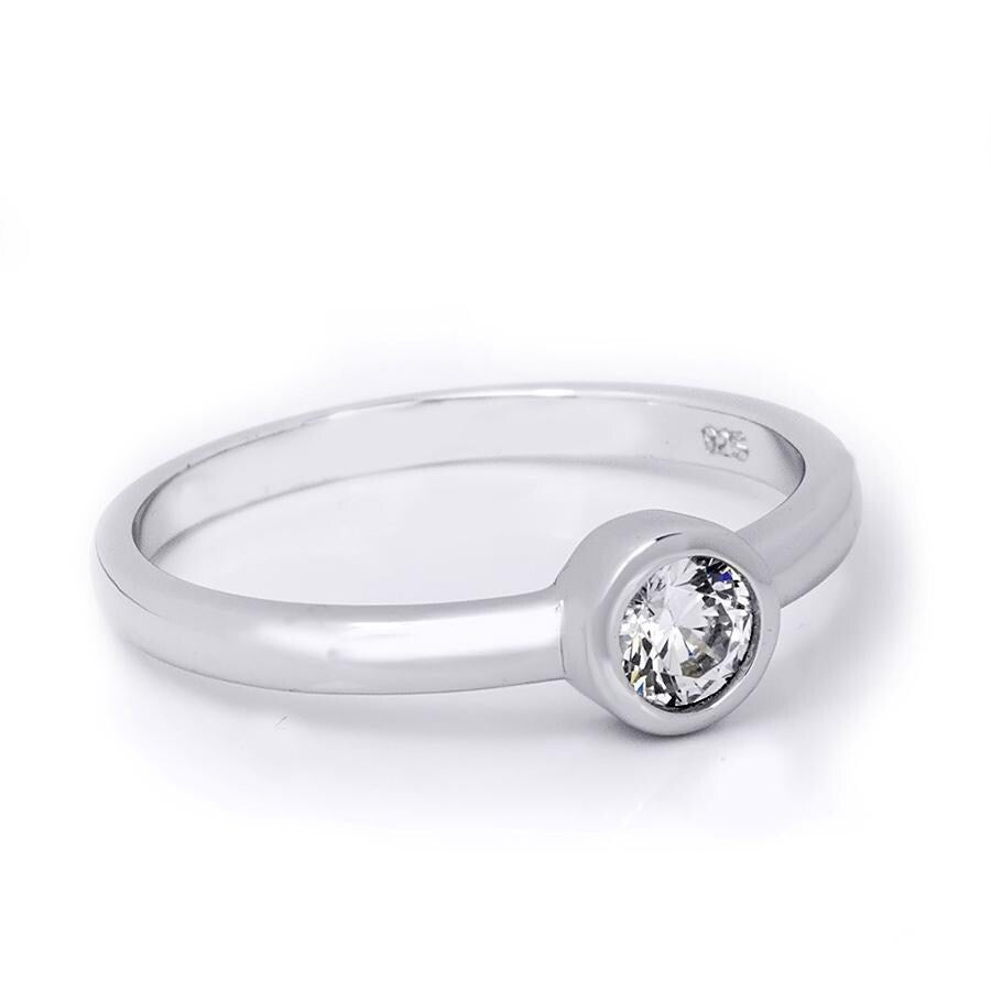 Elegant Single Stone White Cubic Zirconia Silver Bridal Fashion Ring