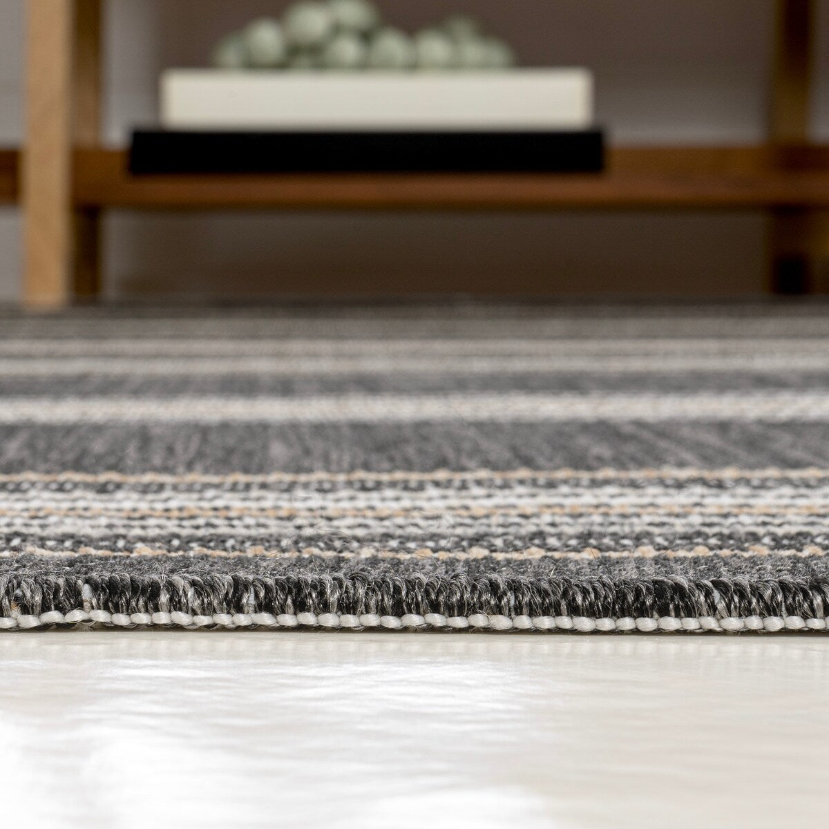 JONATHAN Y Reversible Eryx Classic Nautical Mitre Stripe Machine-Washable Indoor/Outdoor Rug