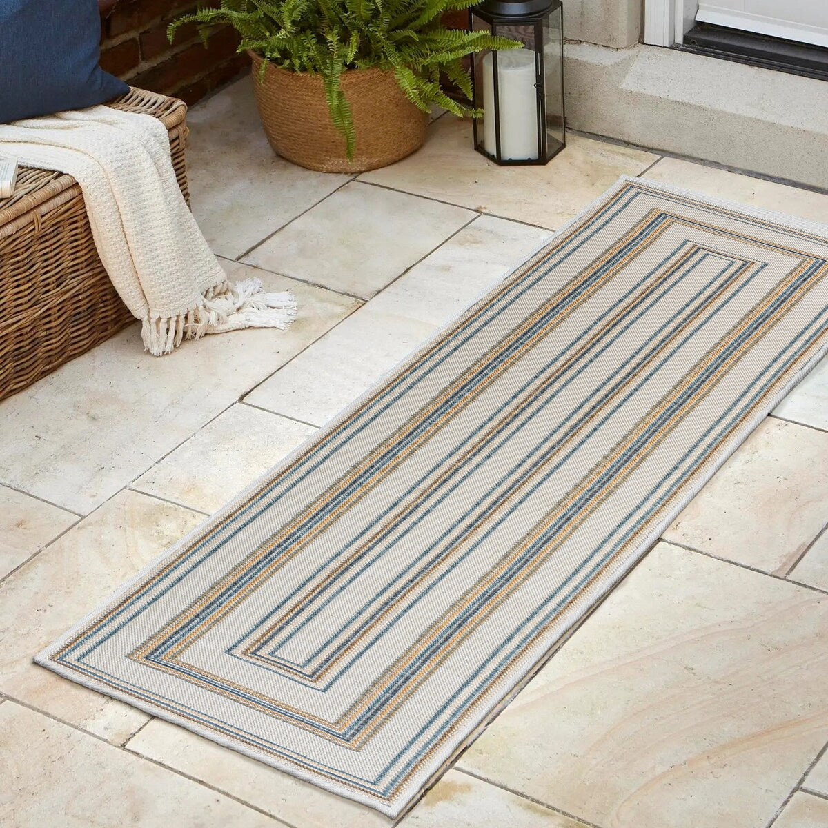 JONATHAN Y Reversible Eryx Classic Nautical Mitre Stripe Machine-Washable Indoor/Outdoor Rug