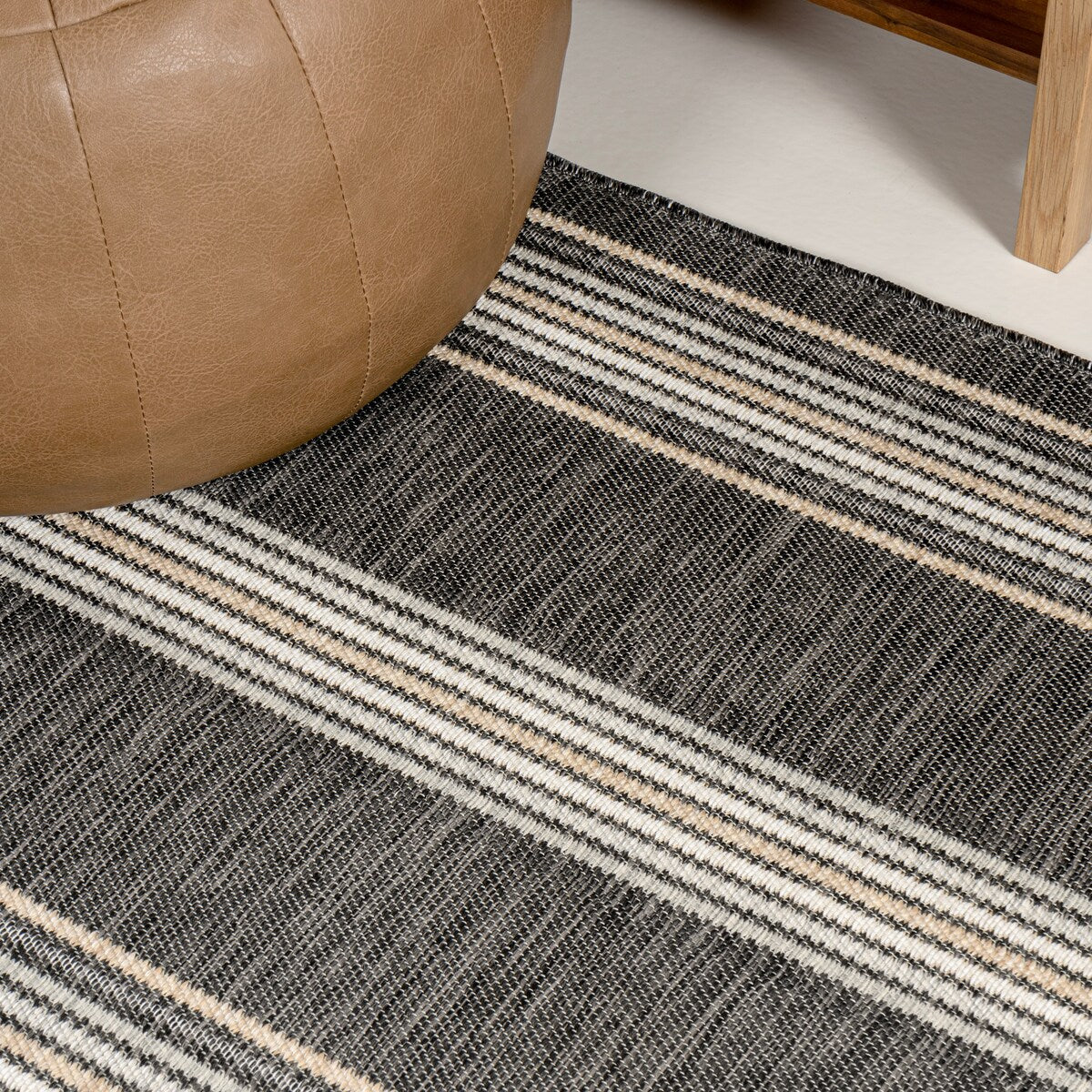 JONATHAN Y Reversible Eryx Classic Nautical Mitre Stripe Machine-Washable Indoor/Outdoor Rug