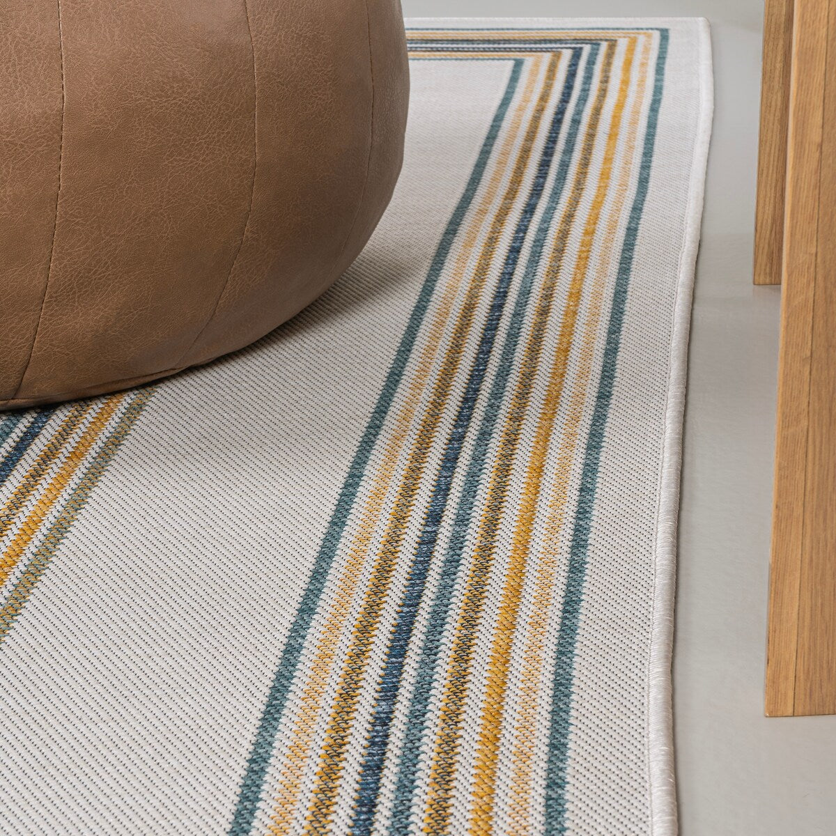 JONATHAN Y Reversible Eryx Classic Nautical Mitre Stripe Machine-Washable Indoor/Outdoor Rug