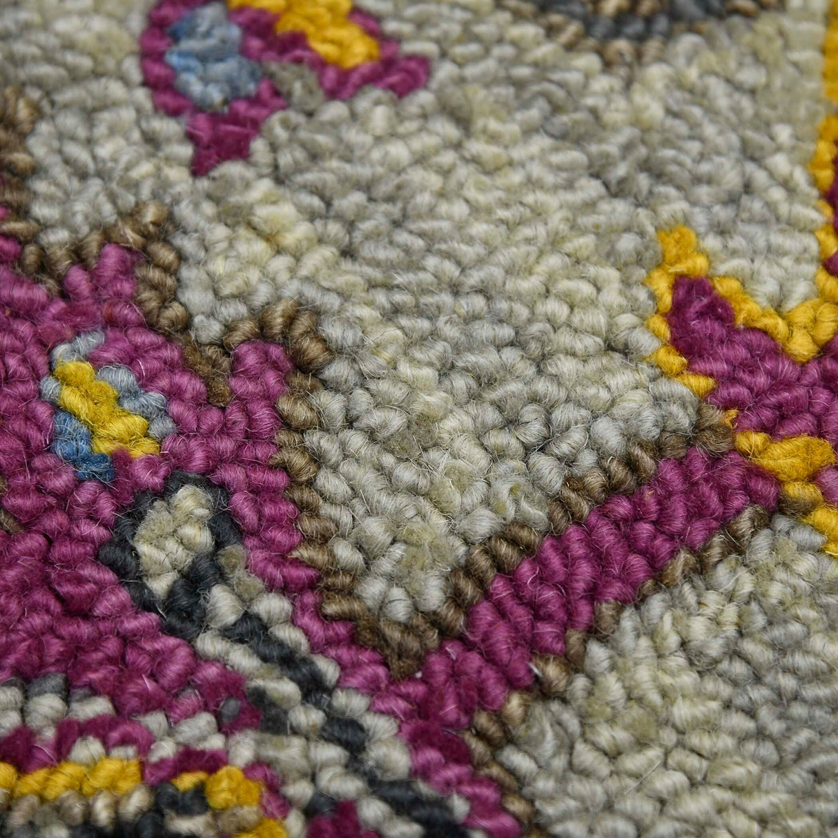 Everly Roe Boho Chic Hand-Tufted New Zealand Wool Area Rug