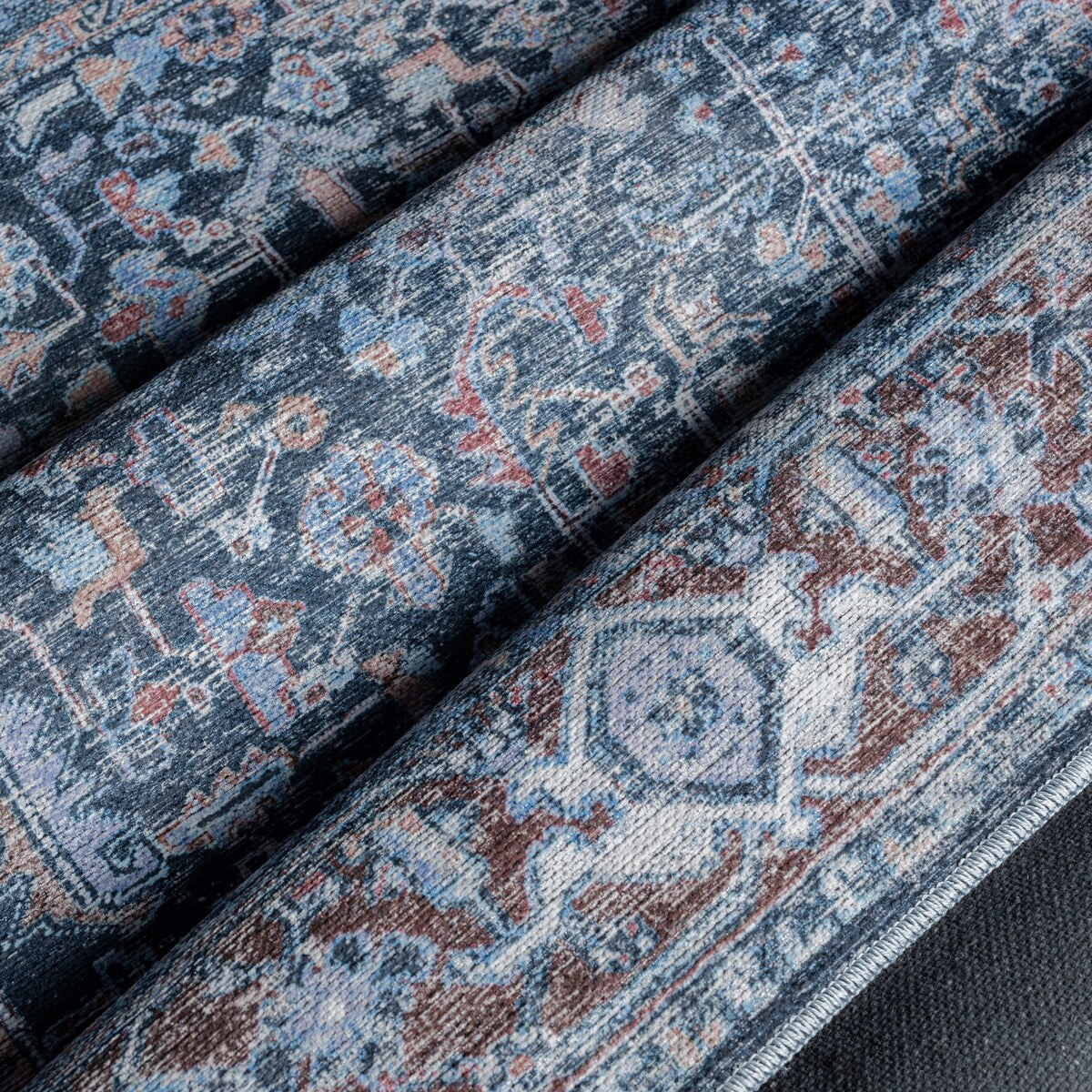 Everwash Callaghan Edith Distressed Vintage Machine Washable Area Rug