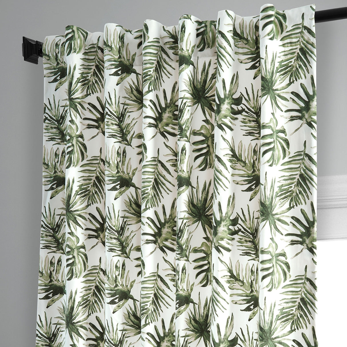 Exclusive Fabrics Coastal Leaf Cascade Printed Cotton Room Darkening Curtain (1 Panel)