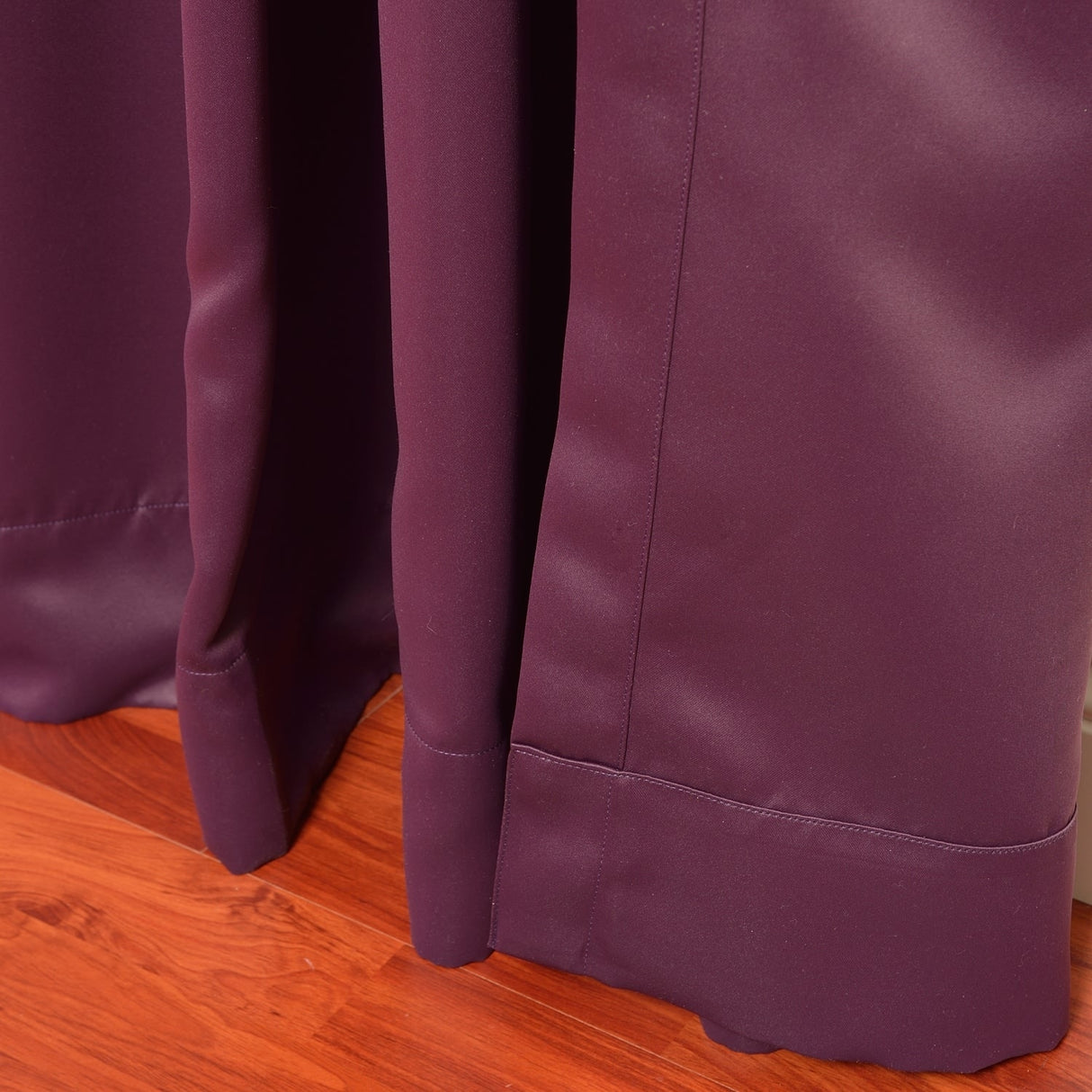 Exclusive Fabrics Extra Wide Room Darkening Grommet 84-inch Curtain (1 Panel) - 100 x 84