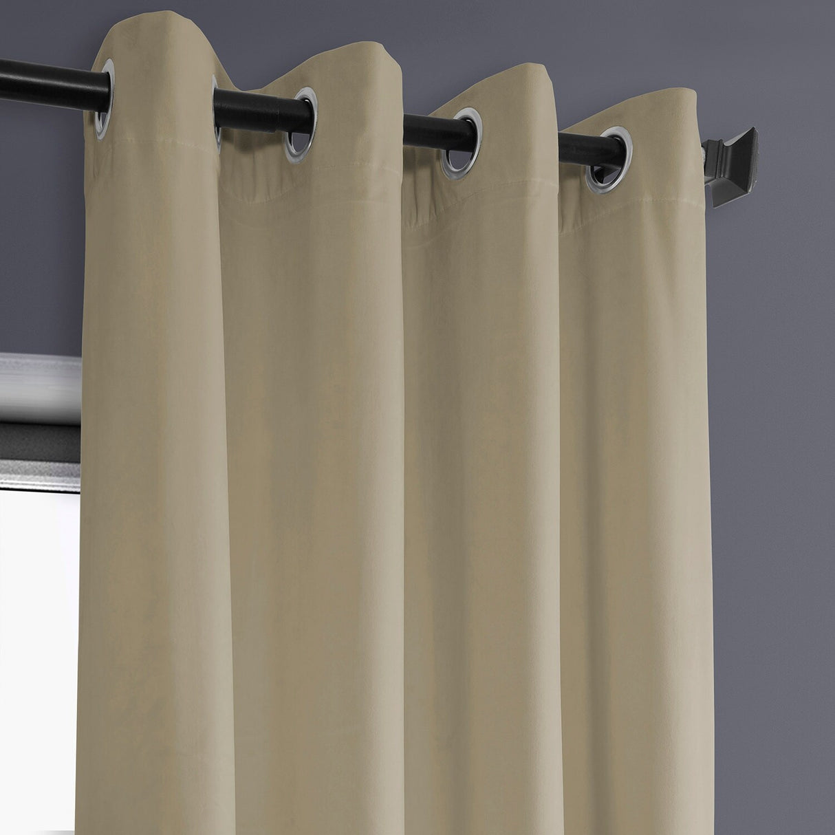 Exclusive Fabrics Heritage Plush Velvet Room Darkening Grommet Curtain (1 Panel)
