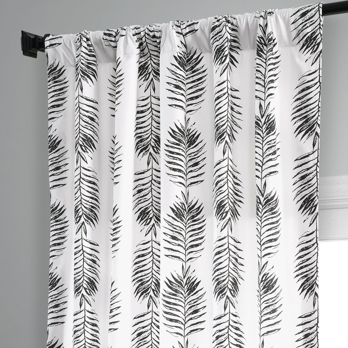 Exclusive Fabrics Sago Paisley Harmony Printed Cotton Room Darkening Curtains (1 Panel)