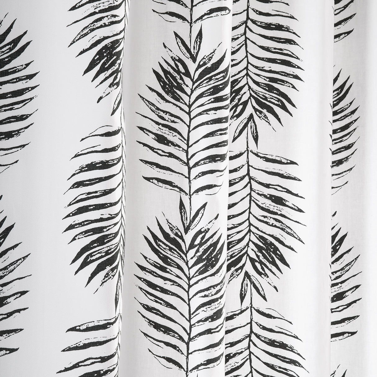 Exclusive Fabrics Sago Paisley Harmony Printed Cotton Room Darkening Curtains (1 Panel)