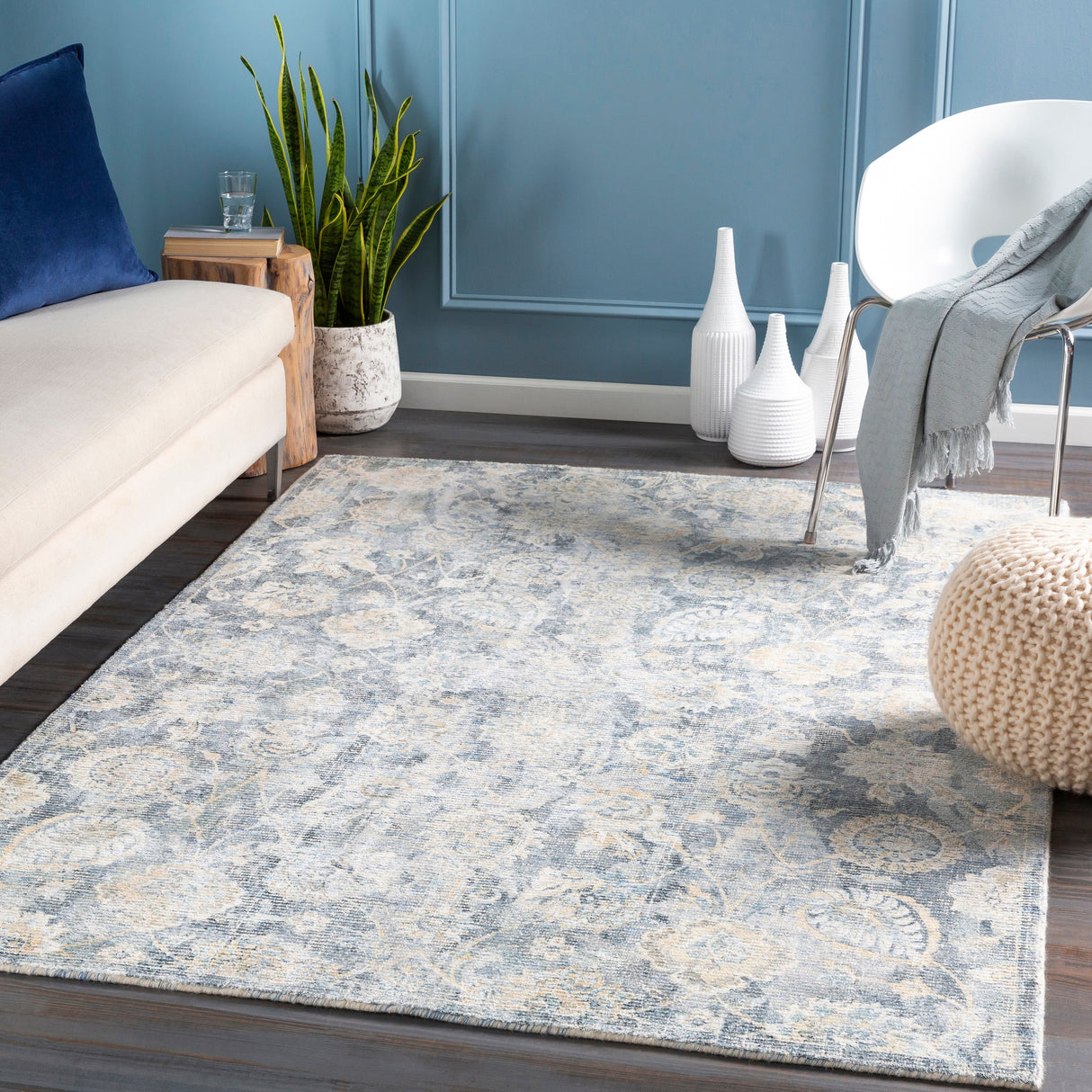 Expresse Traditional Wool Hand-Loomed Area Rug