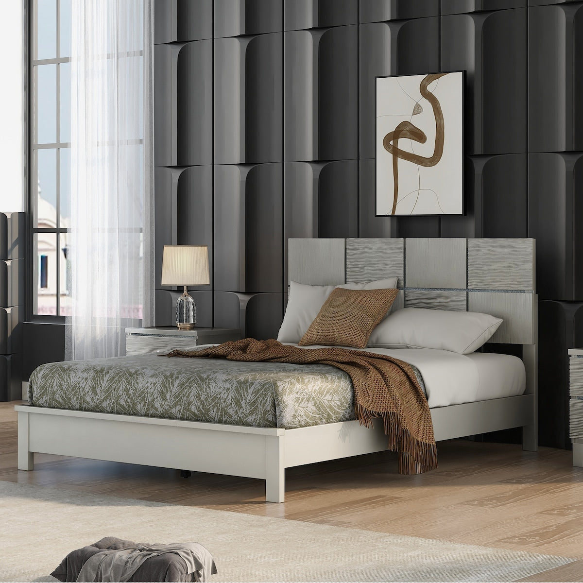 Exquisite Design Queen Size Platform Bed