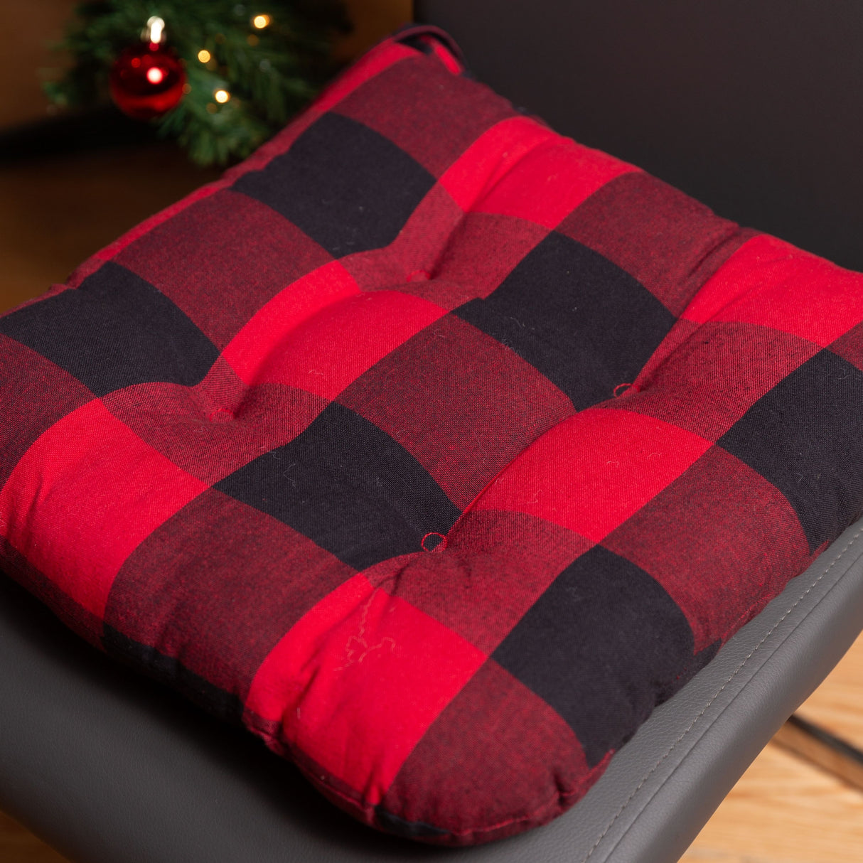 Fabstyles Tufted Buffalo Check Cotton Set of 4 Chairpads with Ties