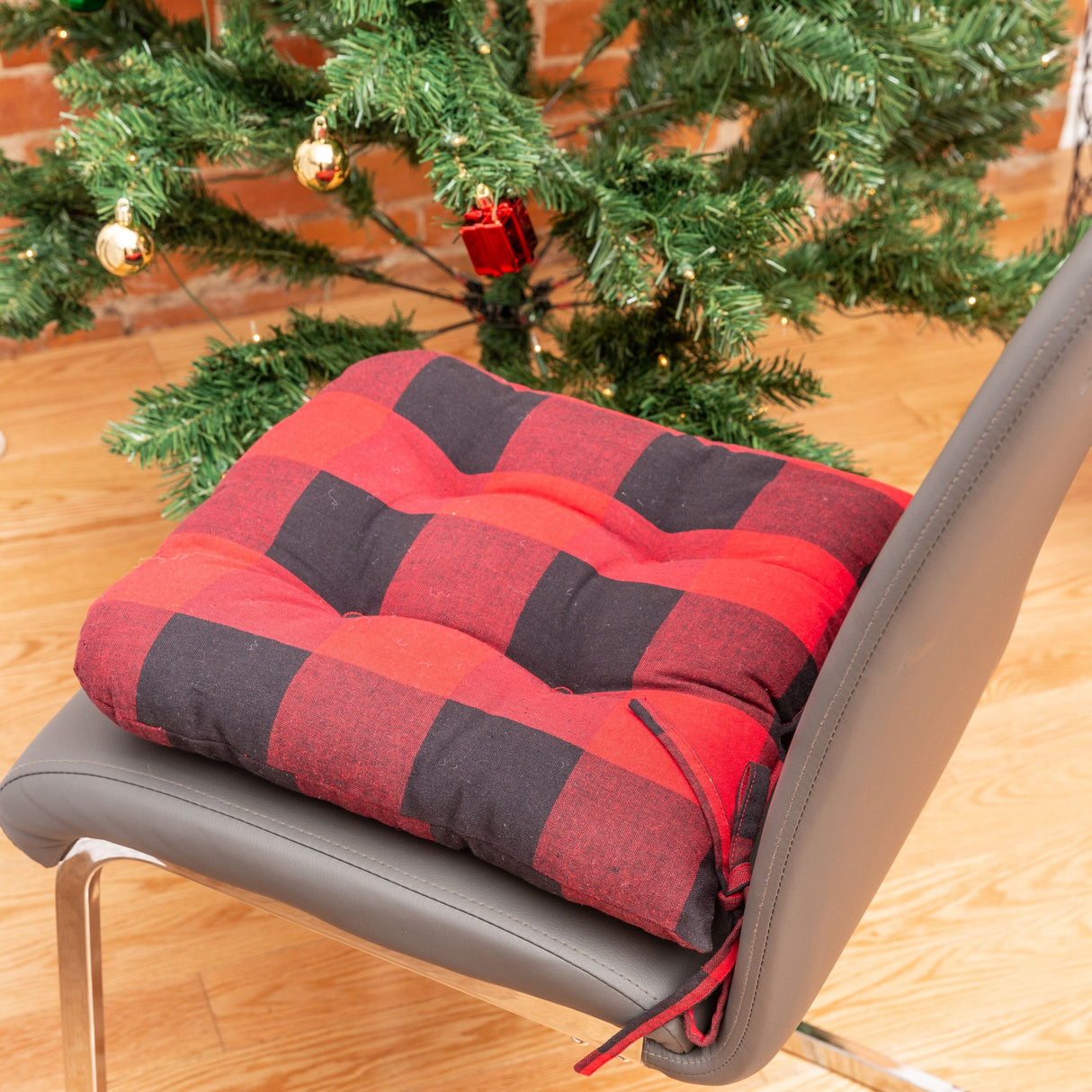 Fabstyles Tufted Buffalo Check Cotton Set of 4 Chairpads with Ties