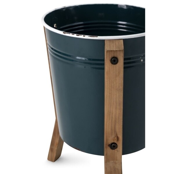 Farmstead Small Standing Planter