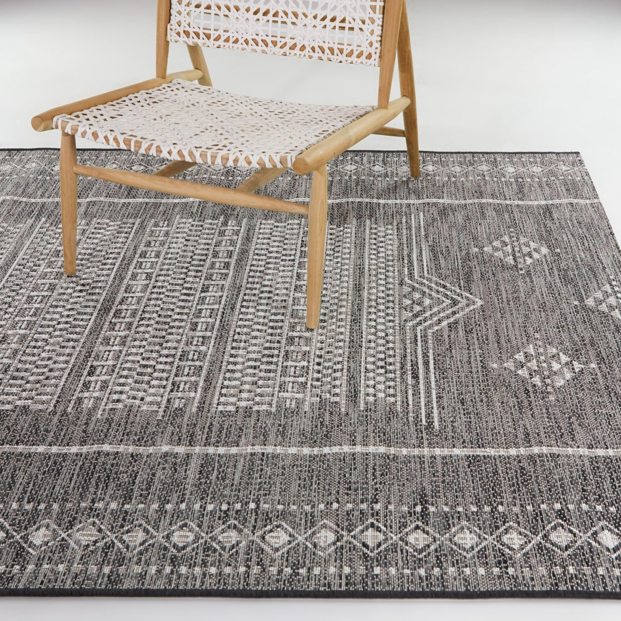 Ferdinand Moroccan Medallion Indoor/Outdoor Area Rug