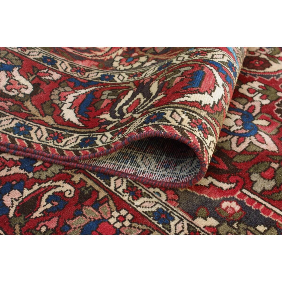Fine Vintage Bakhtiari Winfield Burgundy/Blue Rug - 6'9" x 9'10"