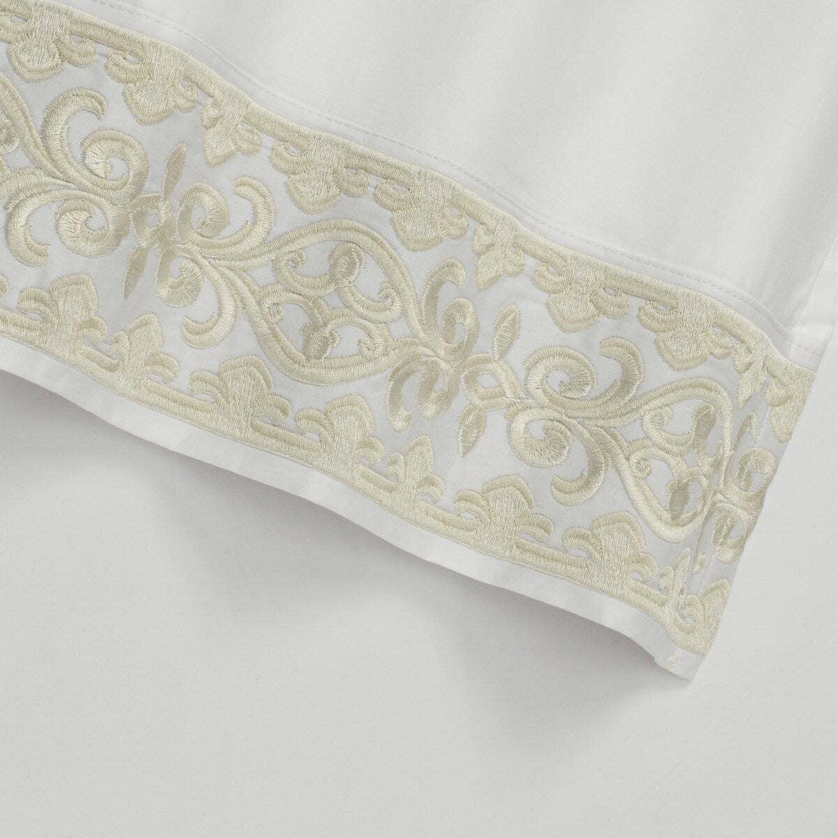 J. Queen New York Majestic Embroidered Sheet Set