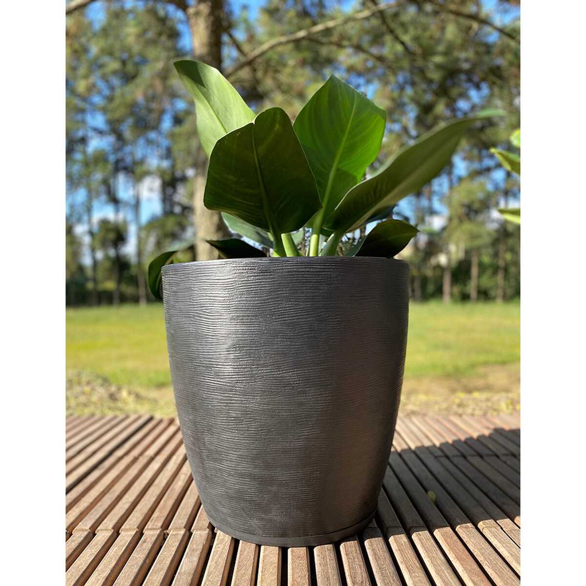 Floridis Amsterdan XX-Large Planter Bowl - 27.56 inches high x 29.53 inch diameter