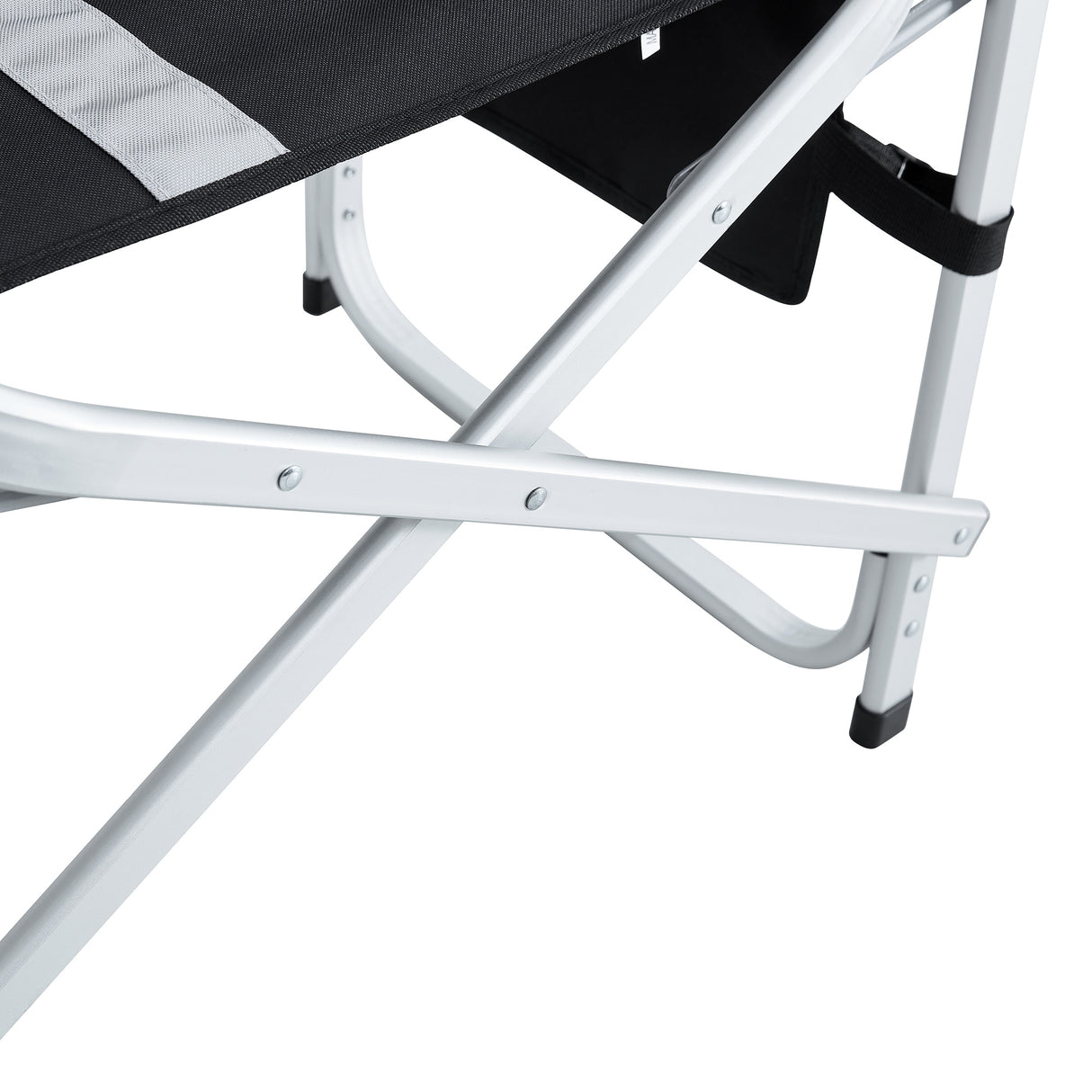 Folding Outdoor Chair with Side Table and Storage Pockets