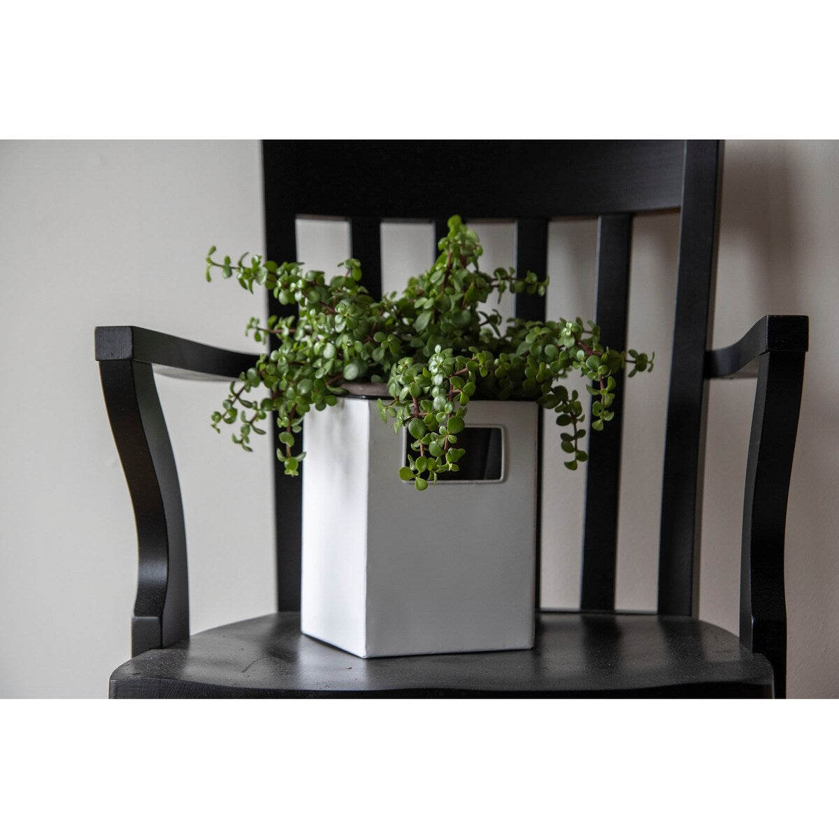 Foreside Home & Garden Antique White Enamel Metal Planter with Black Rim