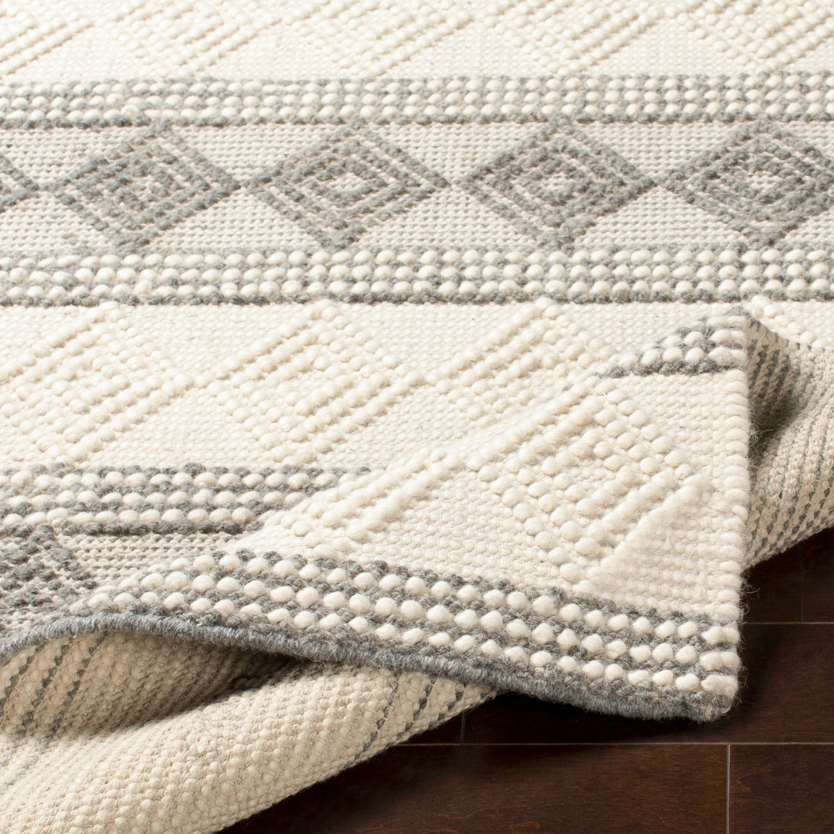 Livabliss Freya Handmade Modern Rustic Area Rug