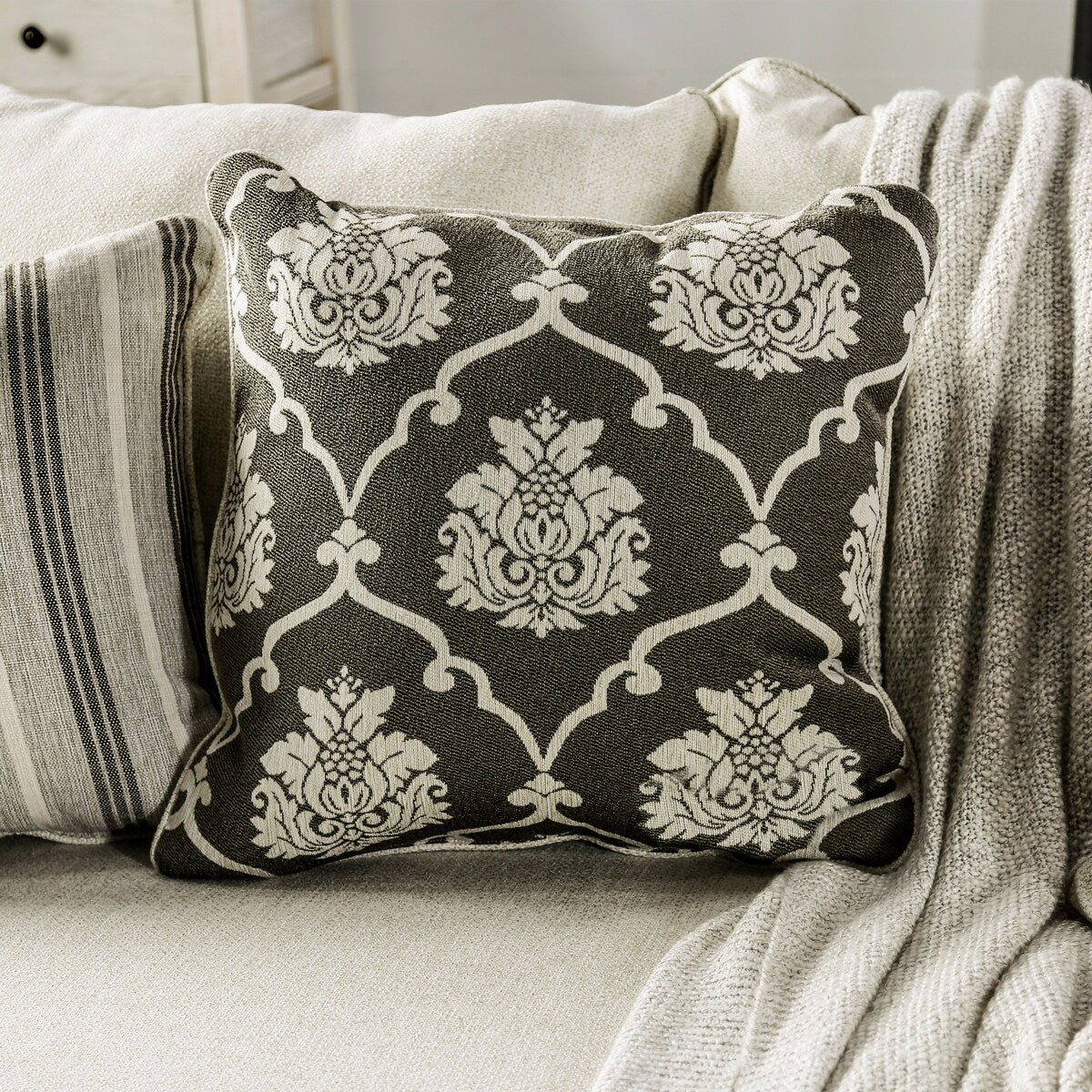 Furniture of America Anteber Farmhouse Cream Nailhead Trim Loveseat