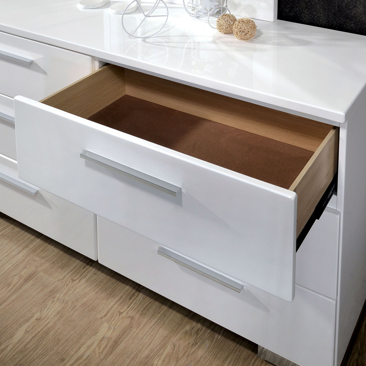 Ballingham Contemporary Glossy White 56-inch Wide 6-Drawer Wood Dresser by Furniture of America