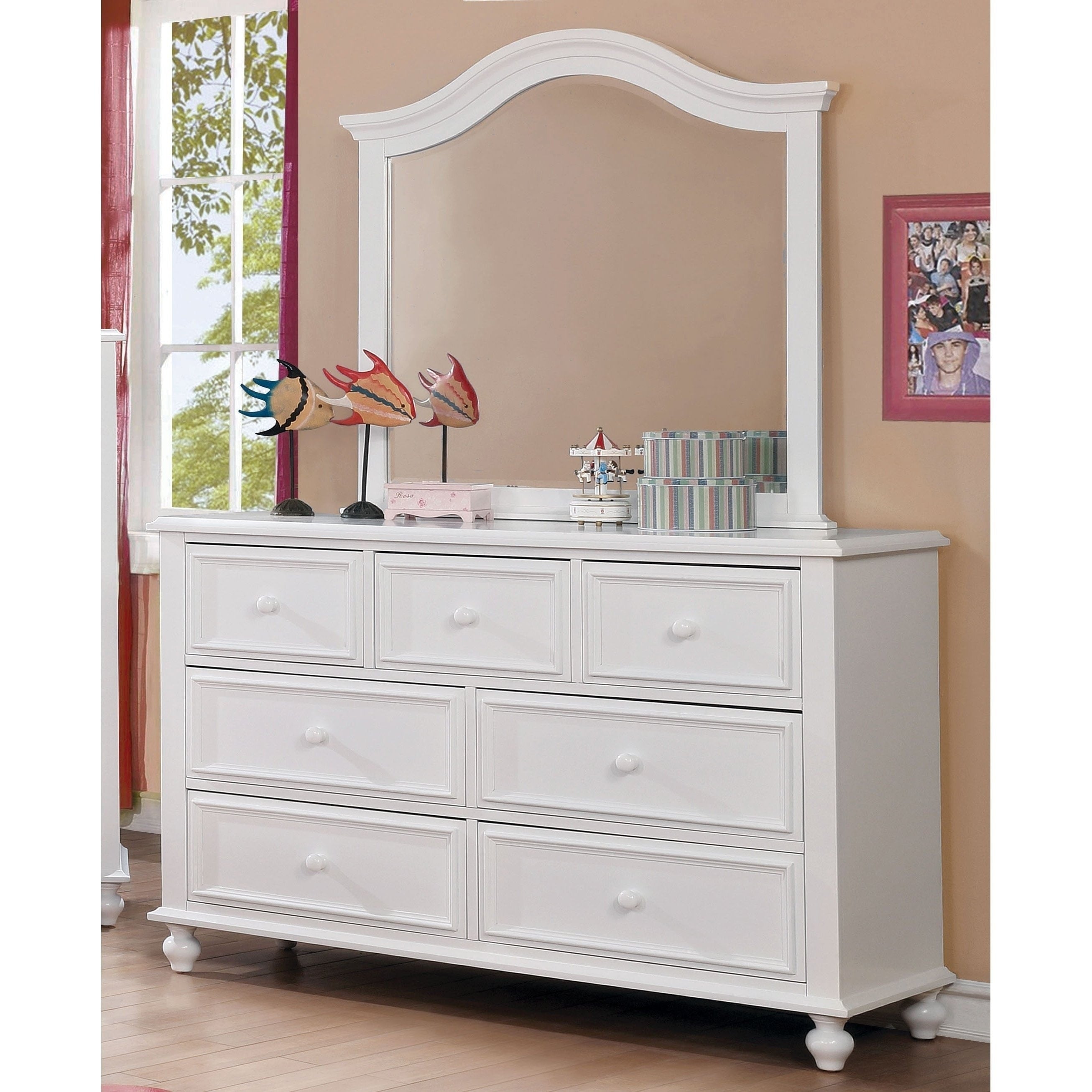 Dole Traditional Wood 7 Drawer 2 Piece Dresser and Mirror Set by Furniture of America White