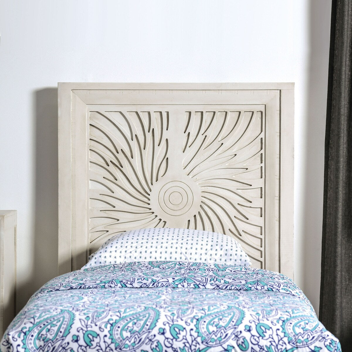 Toddlee Bohemian Ivory Wood Platform Bed with Starburst Pattern by Furniture of America