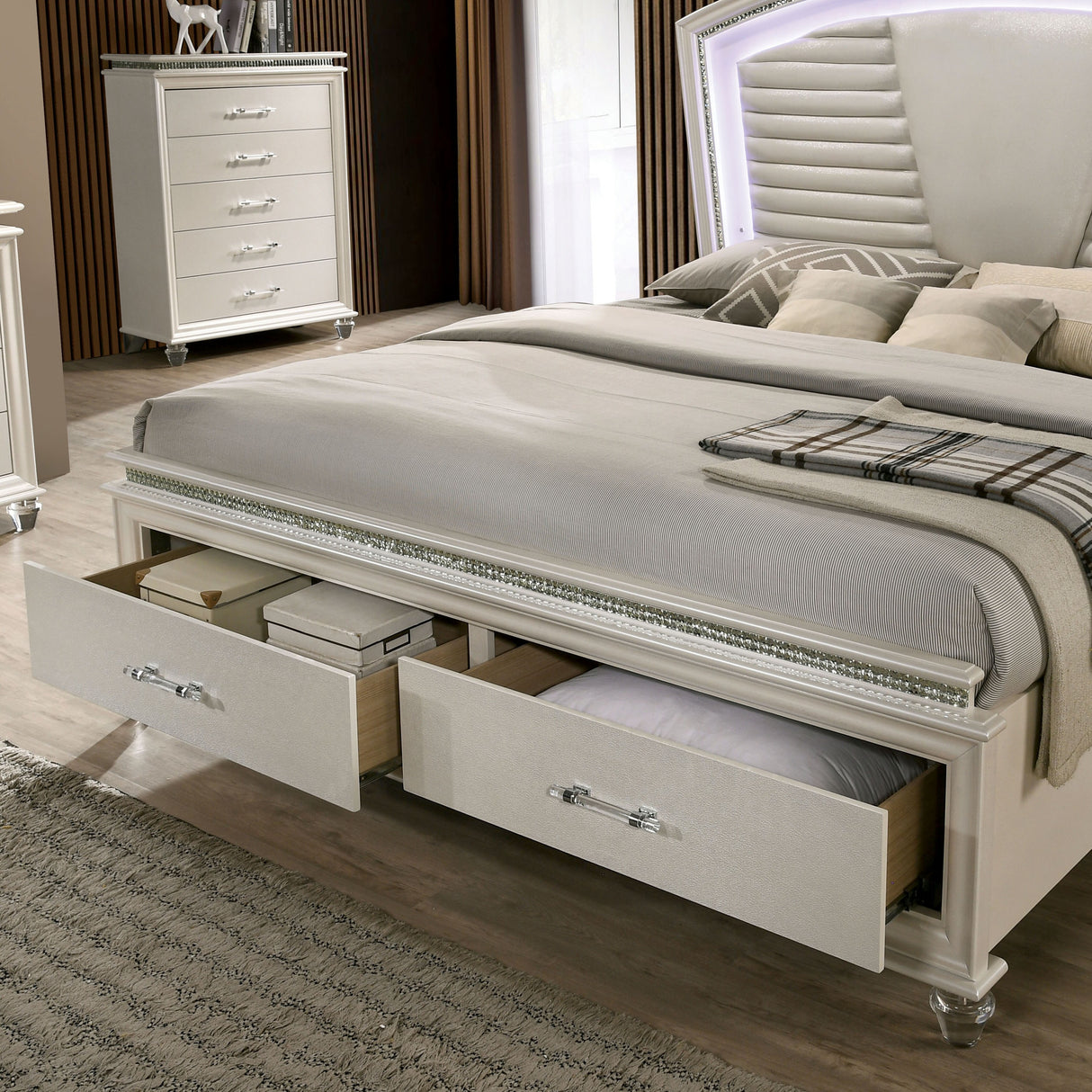 Xian Glam White Solid Wood 2-Piece Platform Bedroom Set with LED by Furniture of America