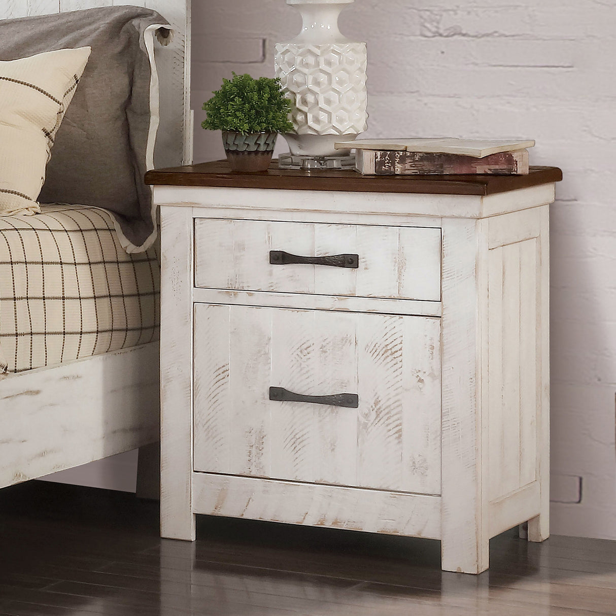 Ynez Farmhouse White Pine 4-Piece Panel Bedroom Set with USB Port by Furniture of America