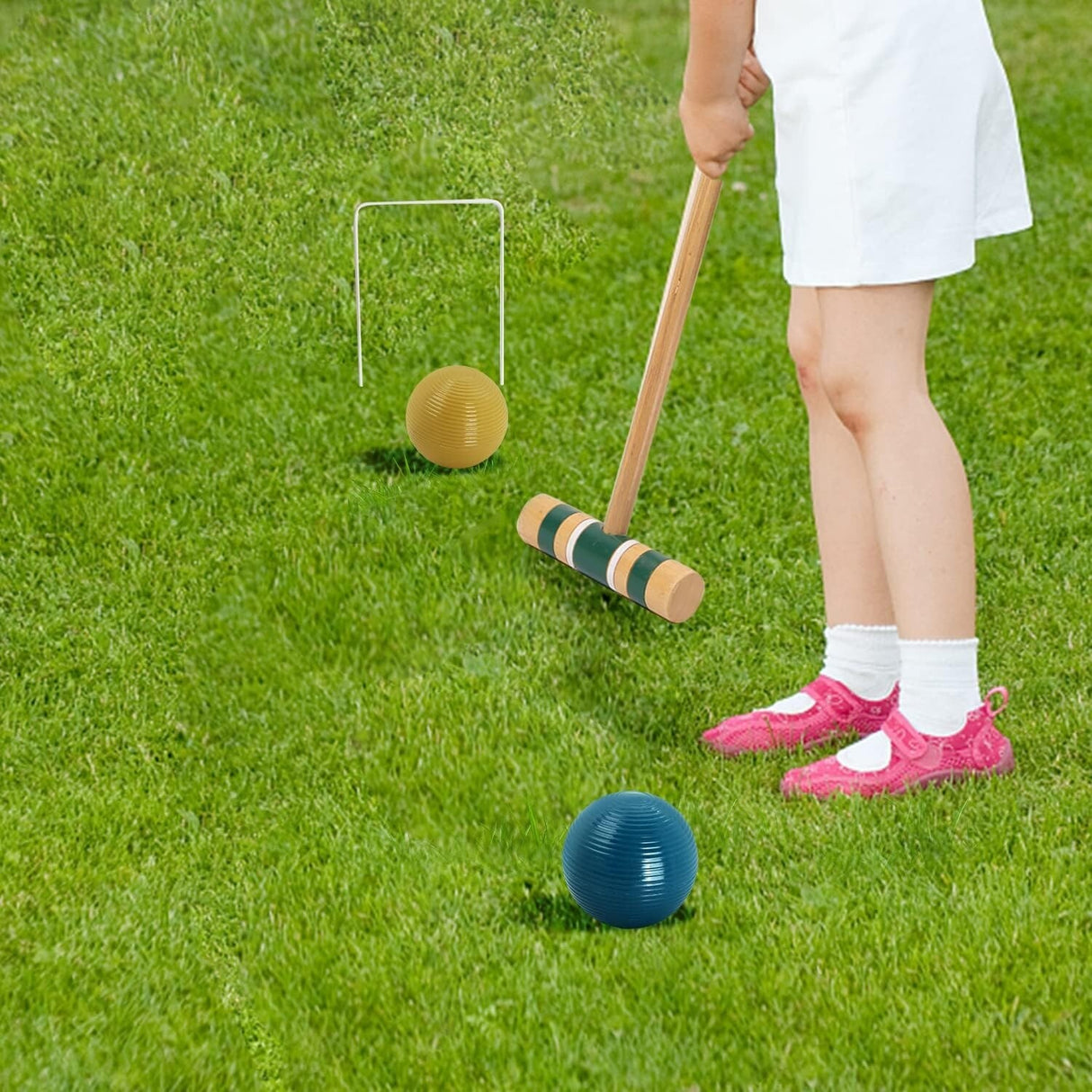 GSE™ Classic 6-Player Croquet Set with 6 Mallets & Croquet Balls, 9 Wickets, 2 Stakes and a Carrying Case - Croquet Set