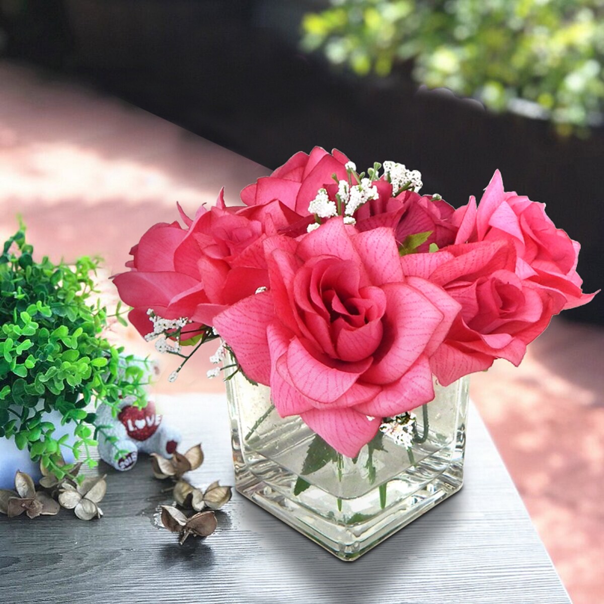 Garden blooming rose arrangement
