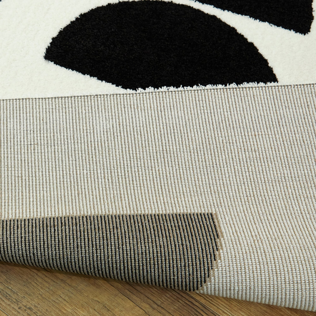 Gavin Modern Geometric Area Rug