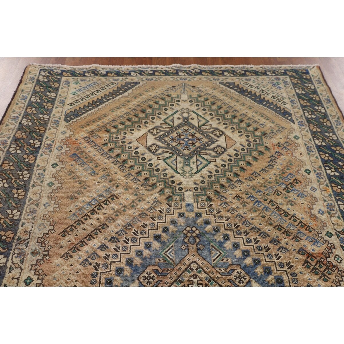 Geometric Bakhtiari Persian Vintage Rug Handmade Peach Wool Carpet - 5'4"x 9'9"