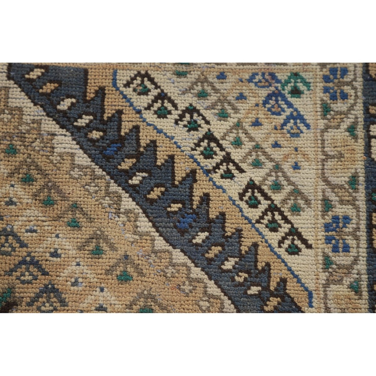 Geometric Bakhtiari Persian Vintage Rug Handmade Peach Wool Carpet - 5'4"x 9'9"