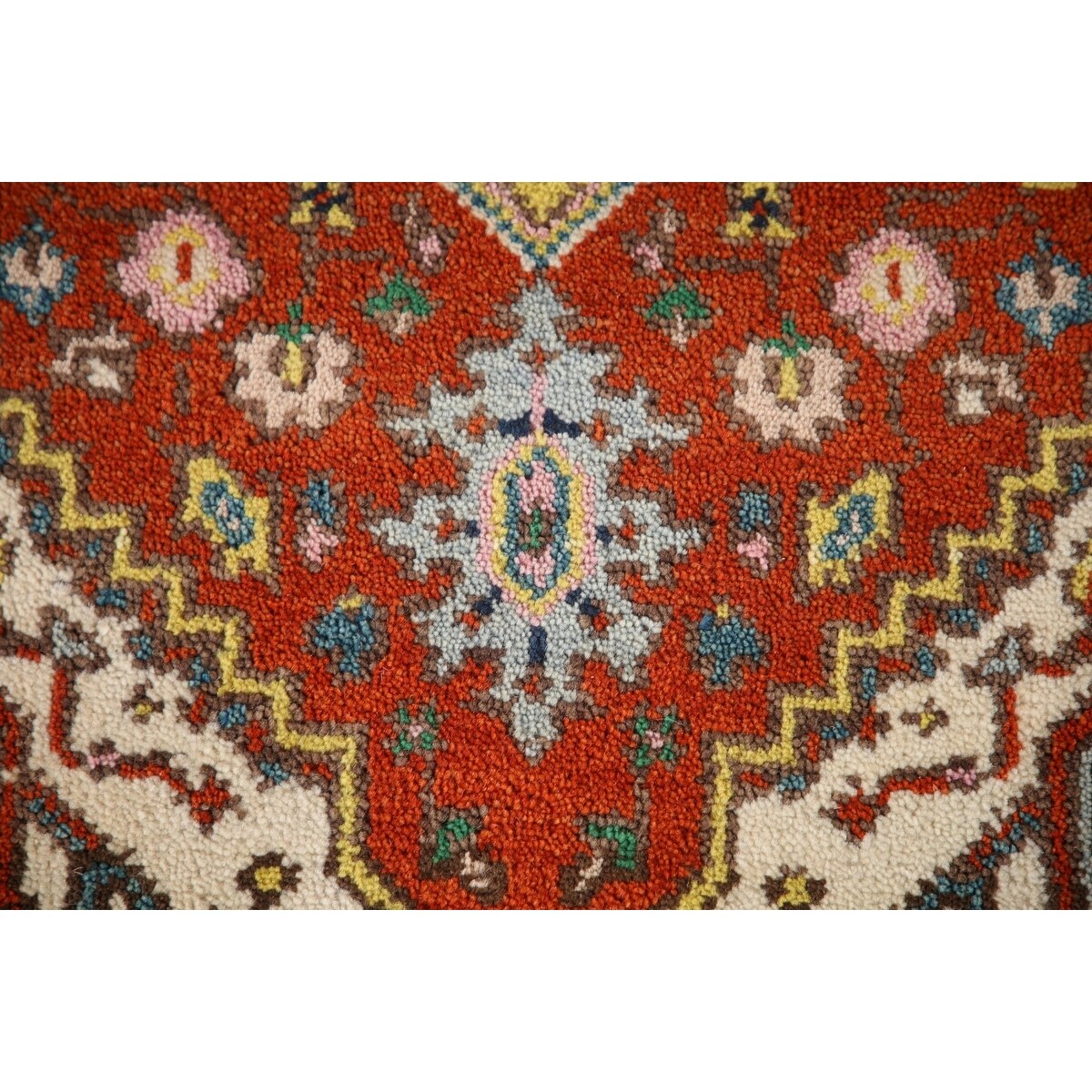 Geometric Heriz-Serapi Accent Rug Handmade Orange Wool Carpet - 3'0"x 5'7"
