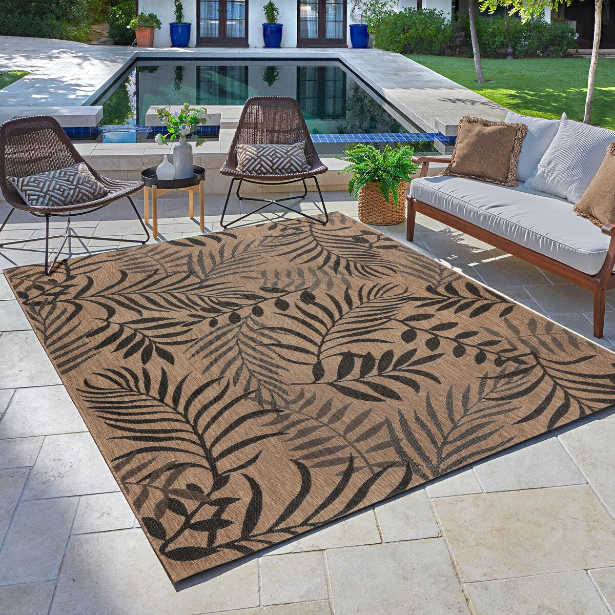 Gertmenian Paseo Akimbo Casual Tropical Leaf Flatweave Indoor/ Outdoor