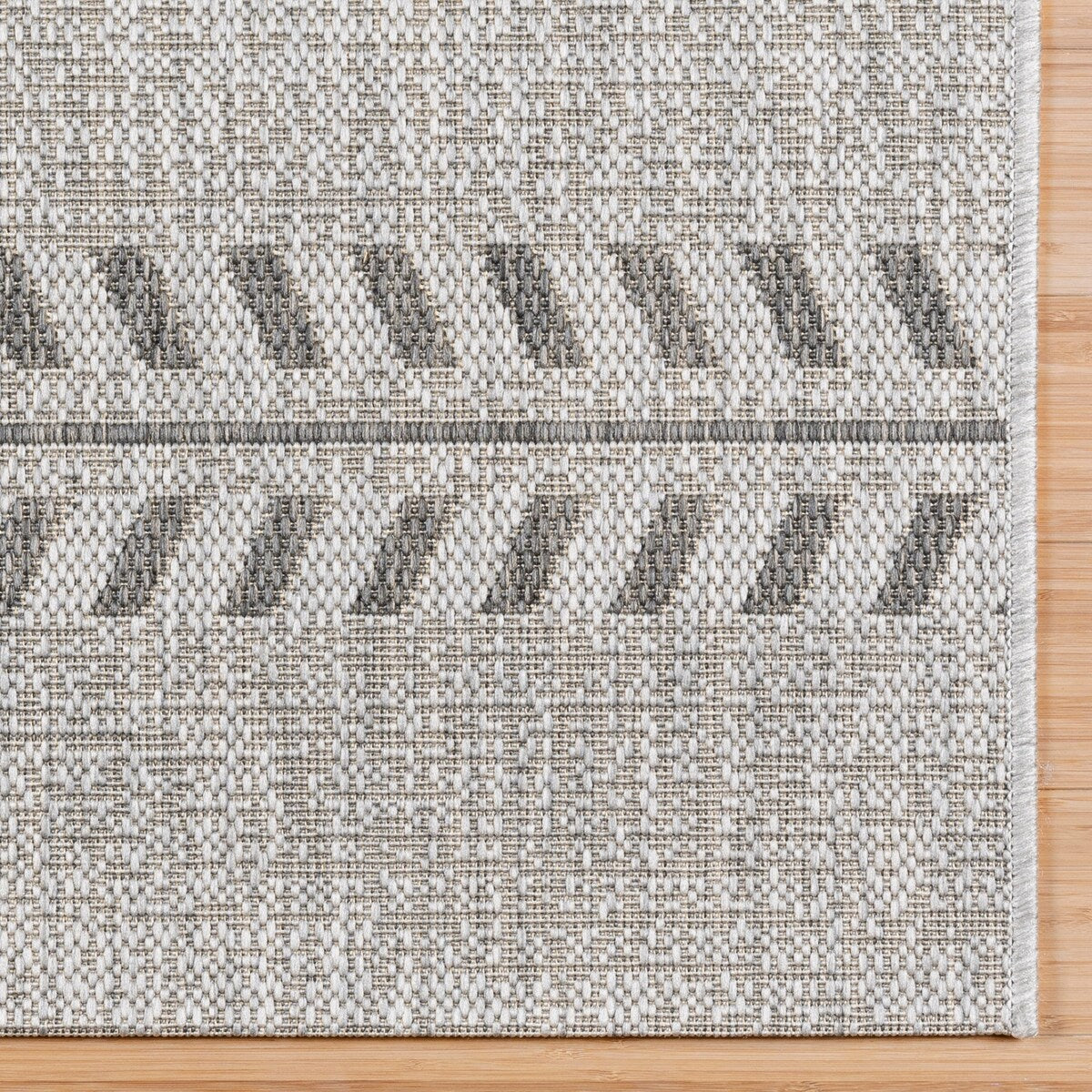 Gertmenian Paseo Moran Leaf Striped Flatweave Polypropylene Indoor/ Outdoor Area Rug Collection