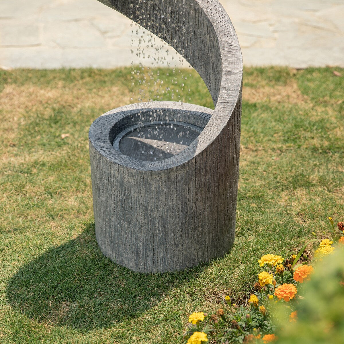 Glitzhome Modern Minimalist Spiral LED Polyresin Outdoor Fountain with Small Planter