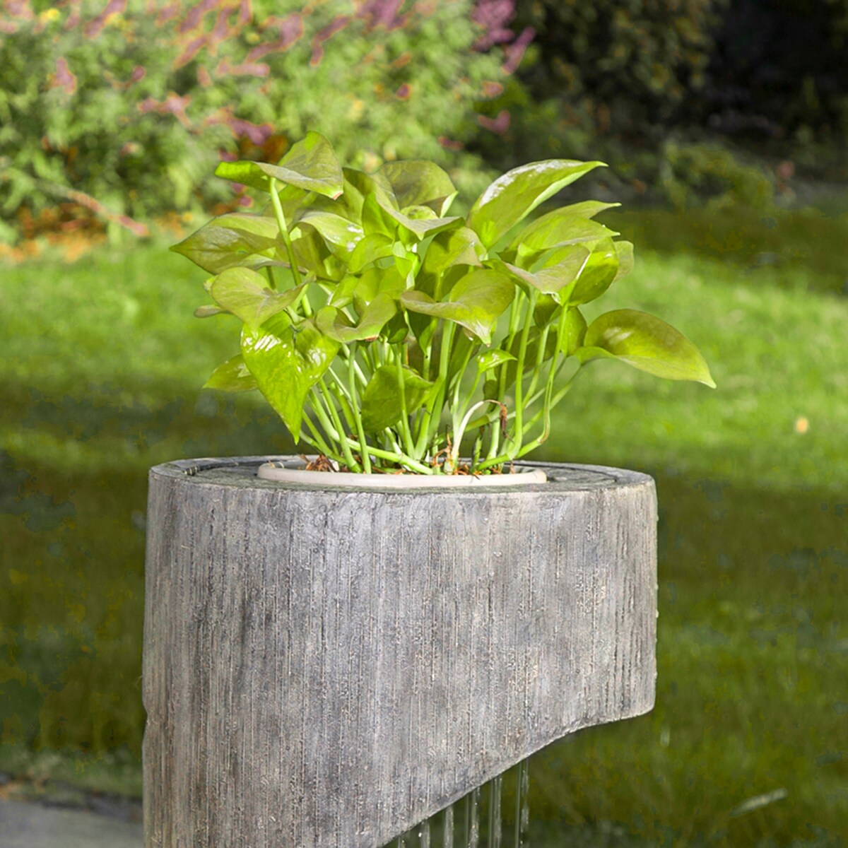 Glitzhome Modern Minimalist Spiral LED Polyresin Outdoor Fountain with Small Planter