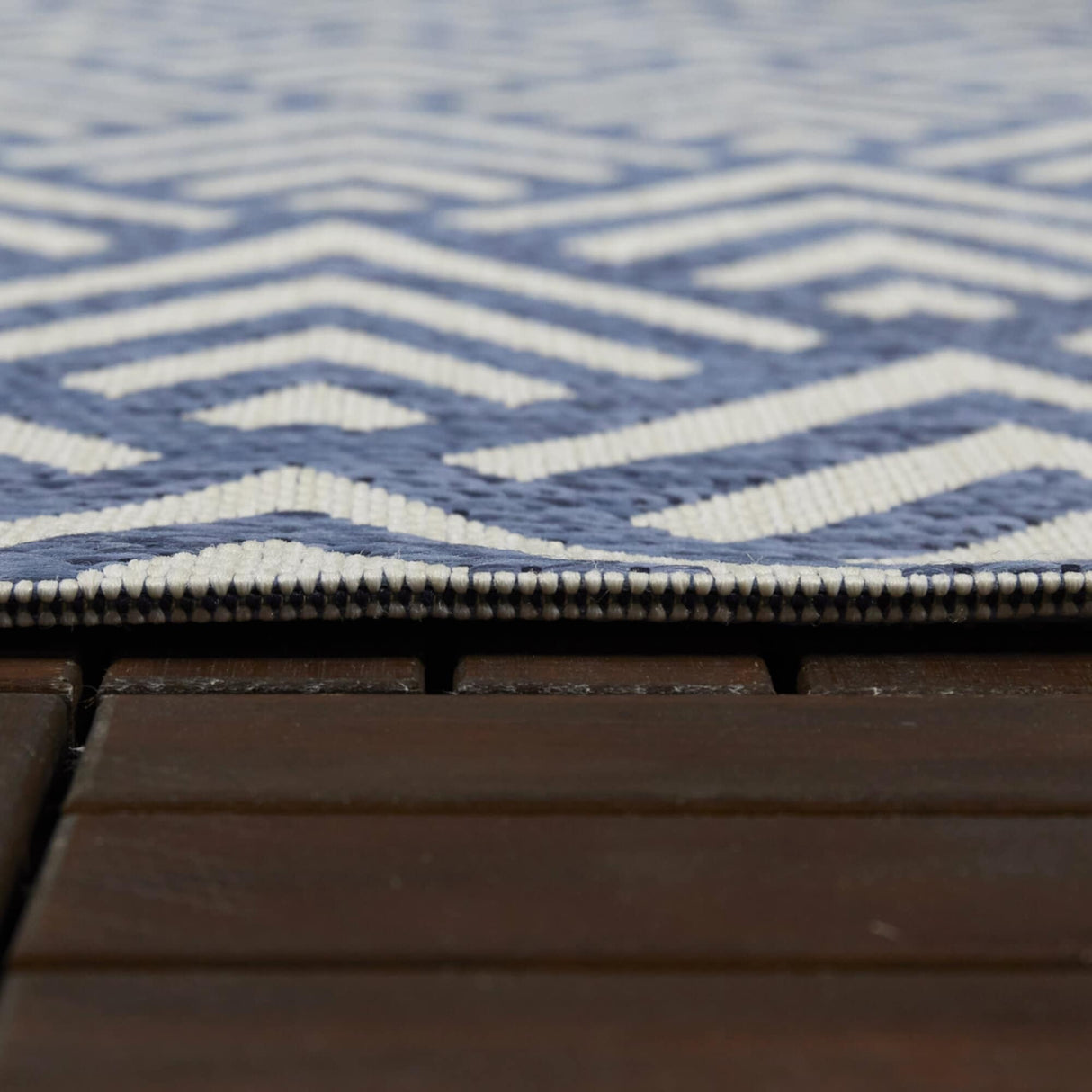 Gloria Modern Chevron Indoor/Outdoor Area Rug