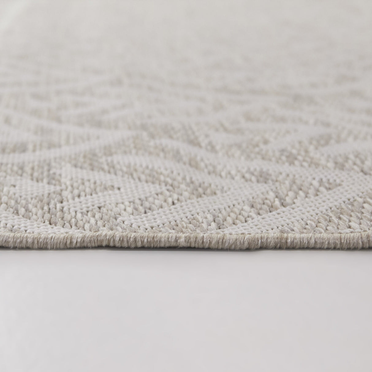 Gloria Modern Chevron Indoor/Outdoor Area Rug