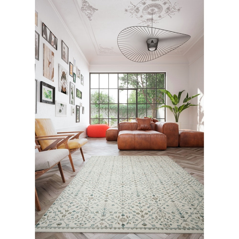 Graceland Traditional Diamond Cream Area Rug - 5'3" x 7'6"