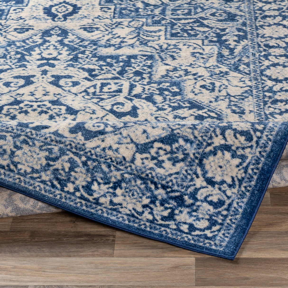 Livabliss Tyrus Traditional Medallion Area Rug