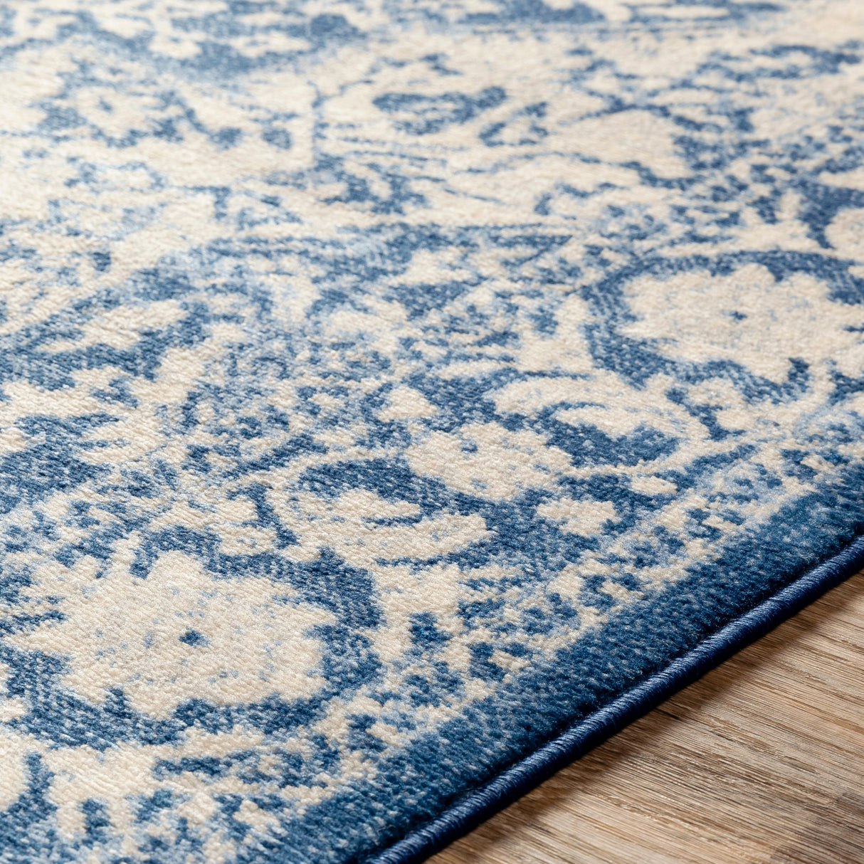 Livabliss Tyrus Traditional Medallion Area Rug