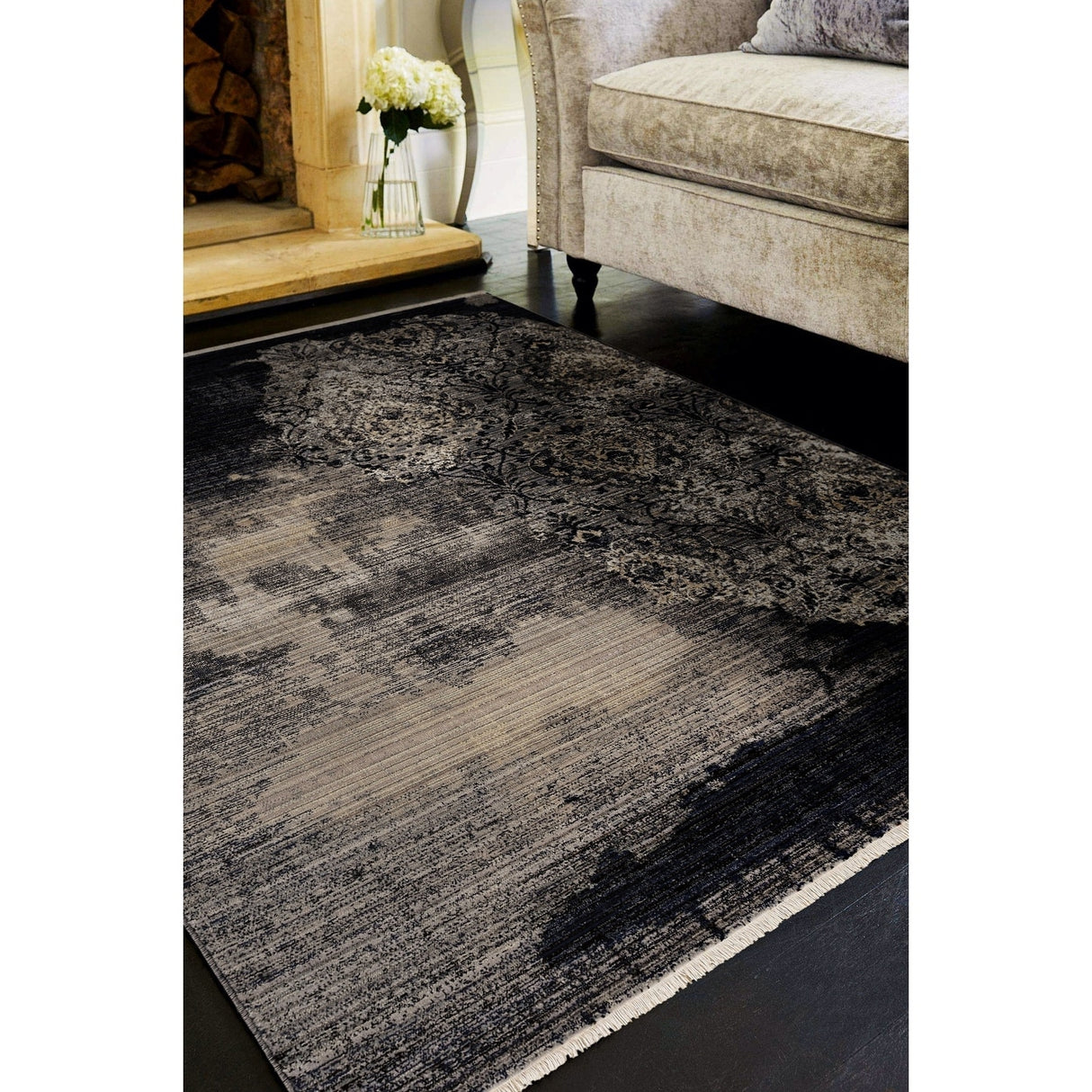Gracewood Hollow Renza Distressed Damask Rug